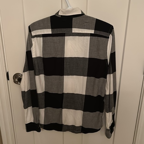 Levi’s men’s black and white plaid shirt, size S - Picture 8 of 8